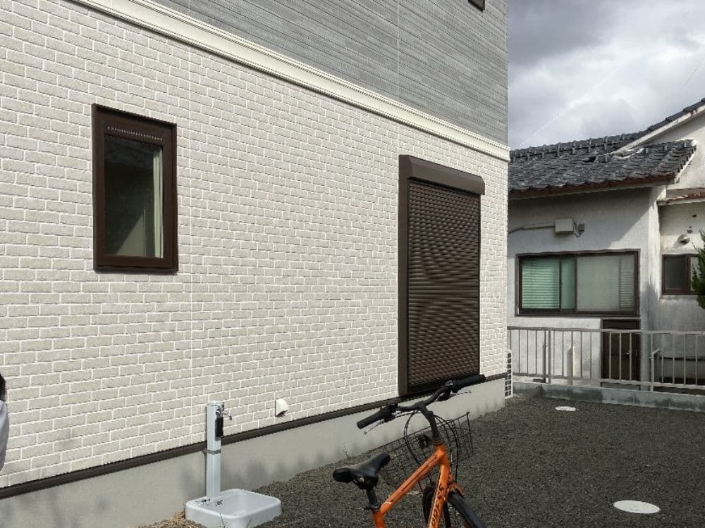 人工目ウッドデッキ取付け