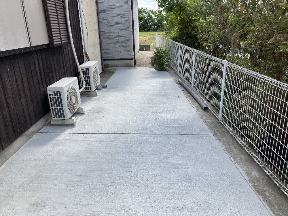 ハート工夢店の庭解体及び駐車場工事